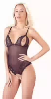 Body mit Perlenkette