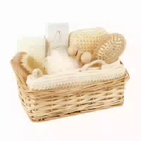Croll & Denecke Wellness Geschenkset 8 Teilig im Weidenkorb