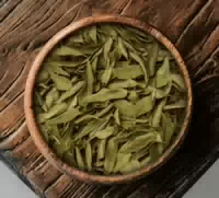 Curry Blätter Getrocknet Aromatisches Gewürz für Küche Currys Suppen und Würze Vielseitig Einsetzbar Dried Curry Leaves Insider Glas Style 400 ml