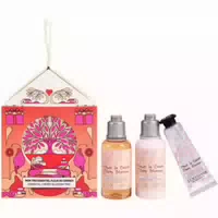 Loccitane, Kirschblüte Häuschen Xmas 23 = Duschgel 35 ml Körpermilch 35 ml Handcreme 10 ml