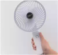 Kabelloser Tischventilator mit Akku und Klammern