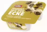 Müller Joghurt mit der Ecke Schoko Flakes & Joghurt Bananen Geschmack