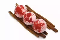 Badebombe Rose Mit Traubenkernöl 1 Stück 125 G