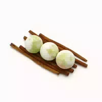 Nesbel Handgemachte Badebombe Pfefferminze mit Traubenkernöl 1 Stück 125 g