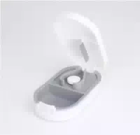 Tablettenteiler mit Scharfer Klinge, Weiß