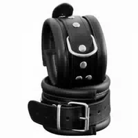 Xx Dreamstoys Enge Leder Handmanschetten Rot